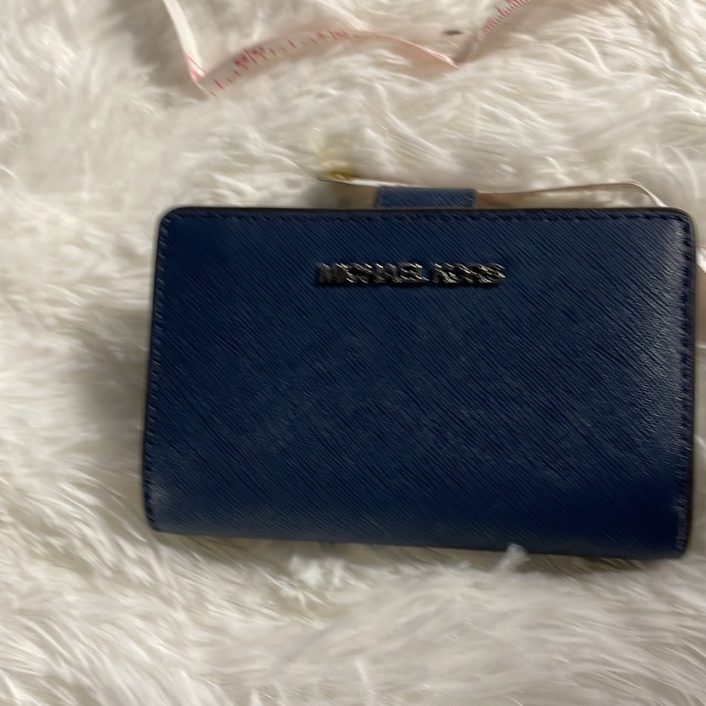 Navy Quilted Shoulder Bag with matching wallet - Picture 8 of 9